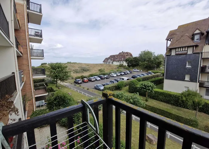 T2 With Balcony Close To The Of *